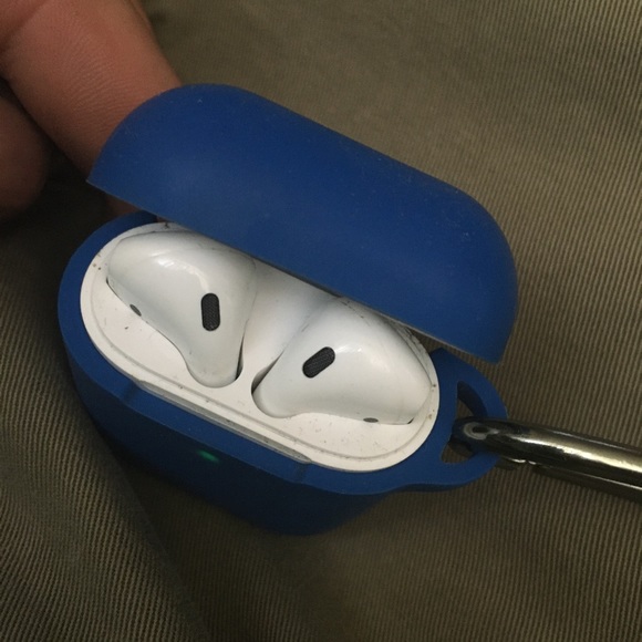 Apple airpods! Gen 2 iMac Apple computer! - Picture 3 of 4
